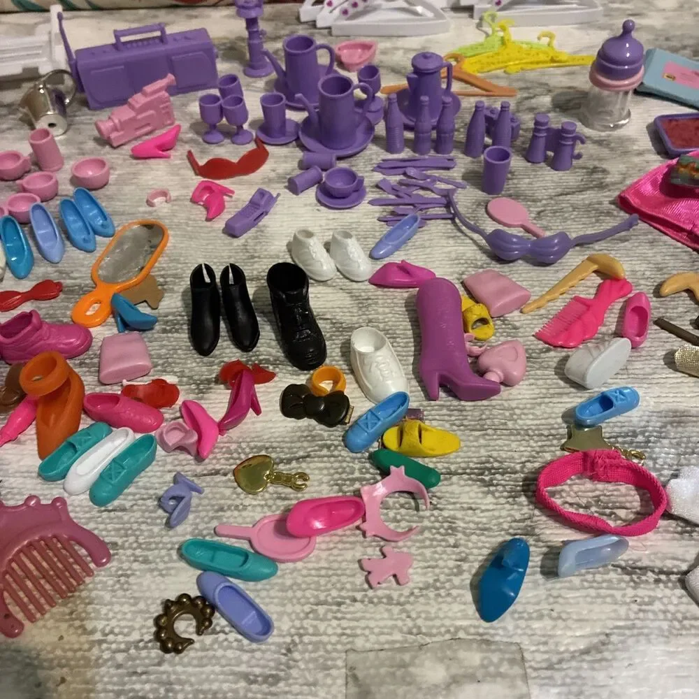 barbie accessories lot: 1960’s, 1992 Hangers And Other Items